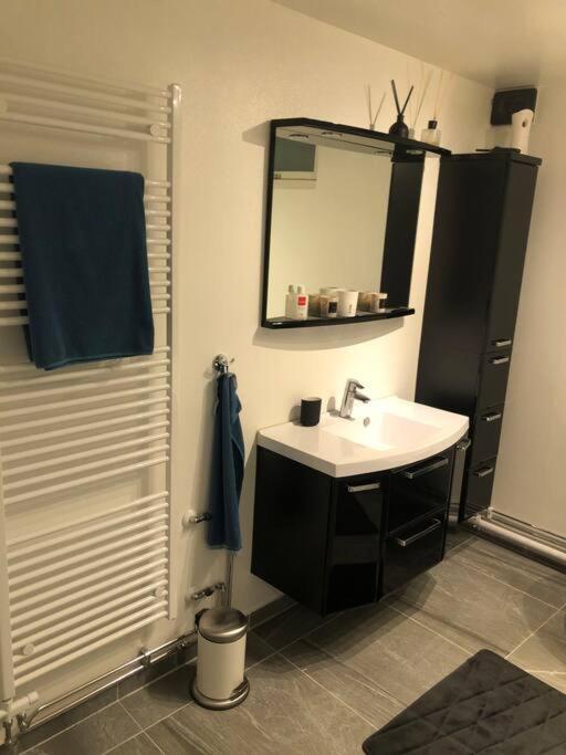 Apartment Near Commuter Train To Stockholm *